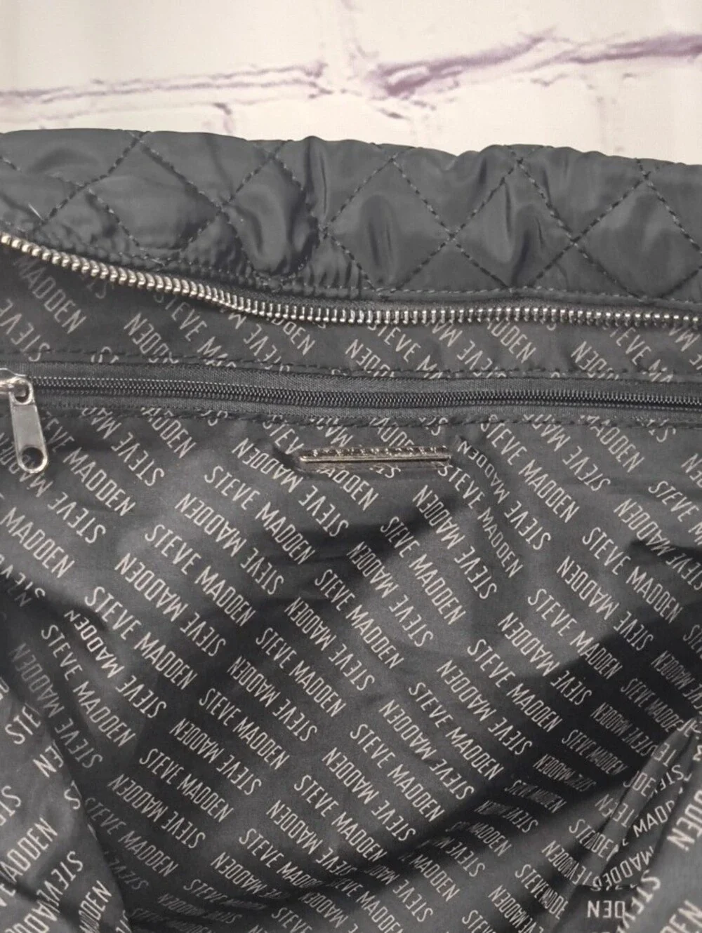 Og $118 NWT Steve Madden Black Duffel Bag with White Logo With 5 Pockets AN